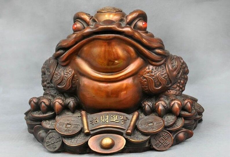 frog amulet money